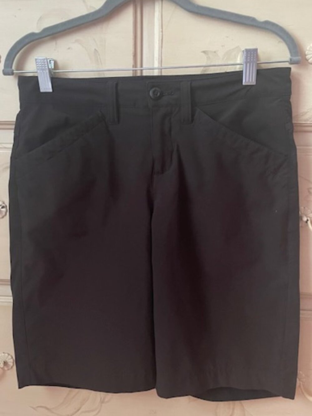Eddie Bauer Women's Water Shorts in black- size 2